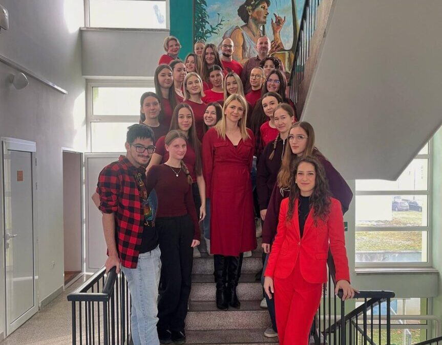 Obilježili smo Dan crvenih haljina